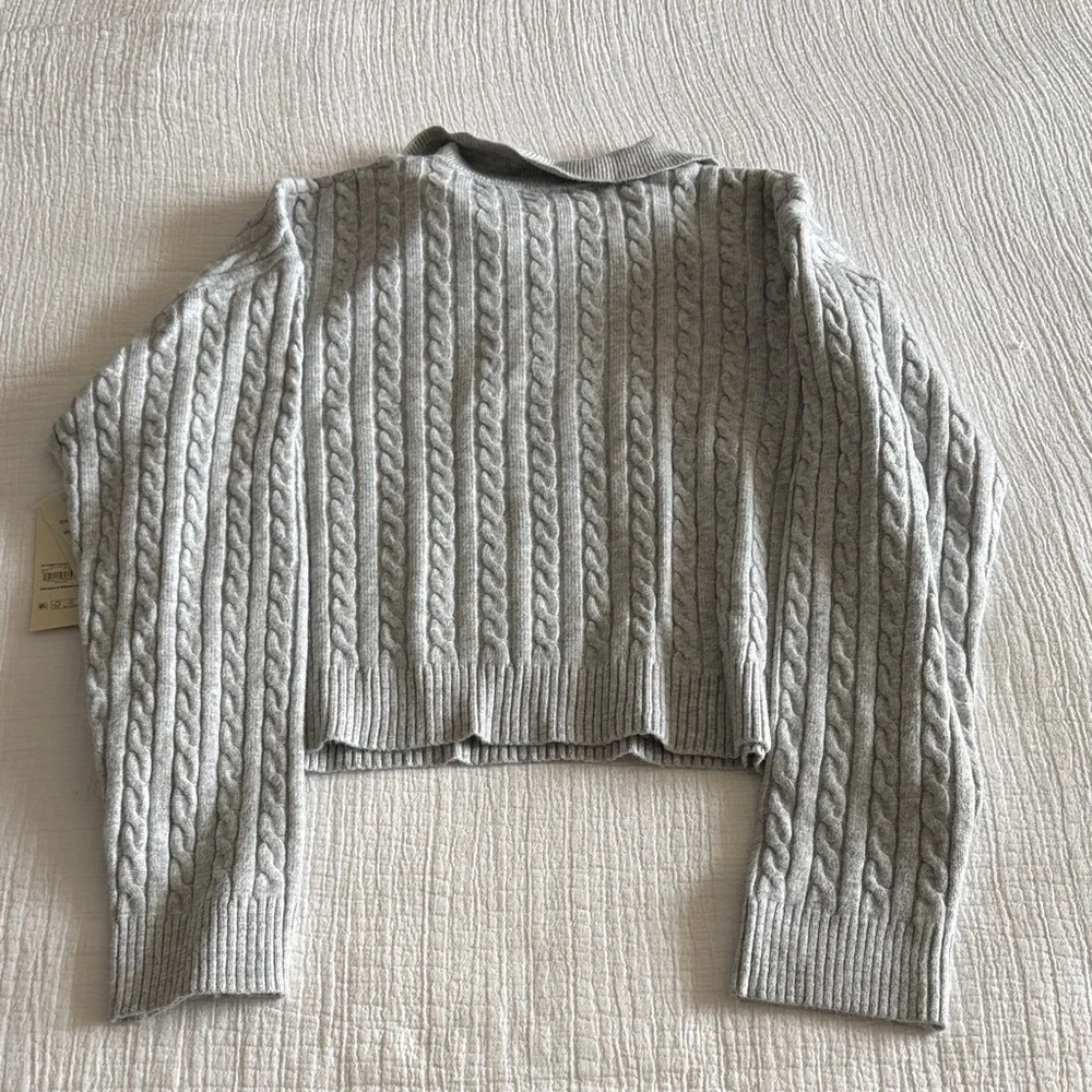 No Boundaries cropped cable